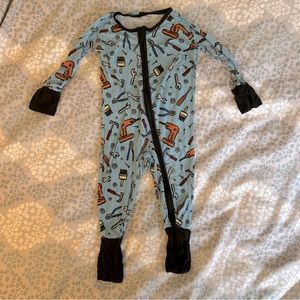 Little Sleepies Onesie 3-6 Tools